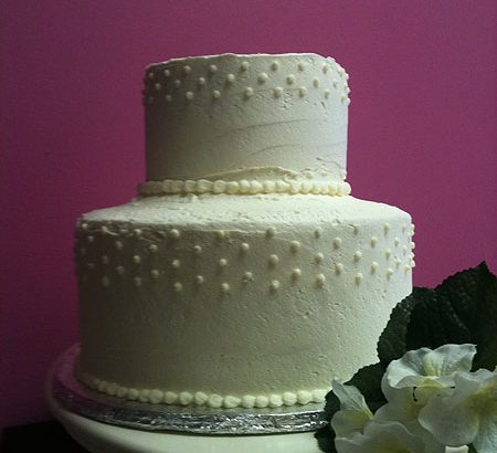 pearl drop wedding cake