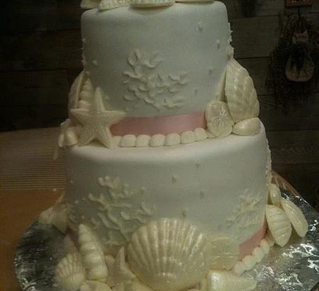 cake that looks like satin and shells
