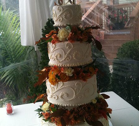 fall flowers on a wedding cake