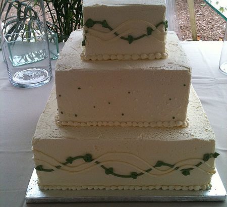 cake with pearl icing