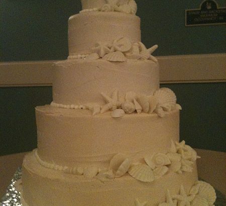 wedding cake with shells