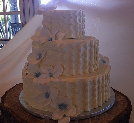 flowery wedding cake